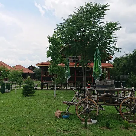 Satul Traditional Lodge *